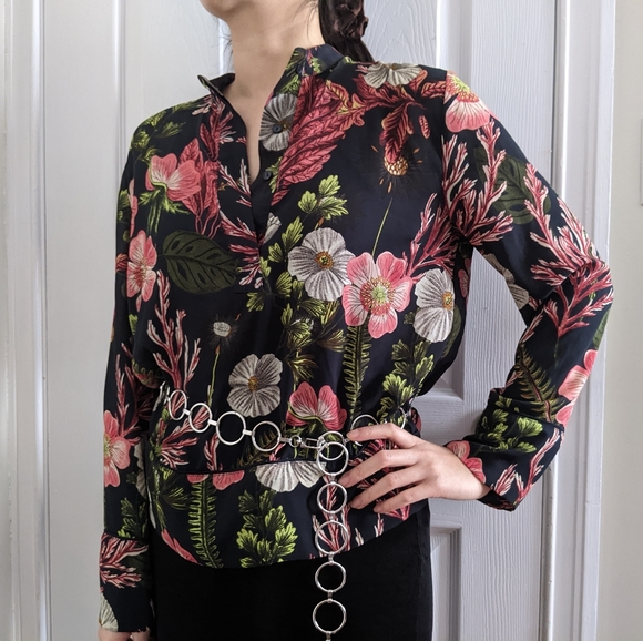 Floral blouse dark blue size Small - Picture 2 of 4